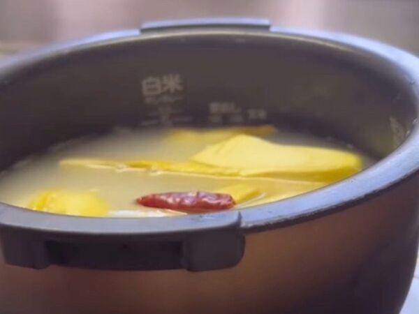 面倒なタケノコのアク抜き　時短テクに「次からコレ」「早速試す」