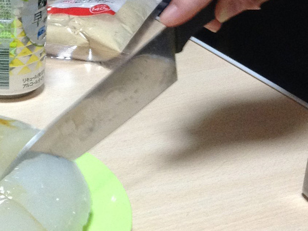 １５年前に後輩宅で作ったわらび餅　包丁で切ると？「二度見した」「完全に謎食品」