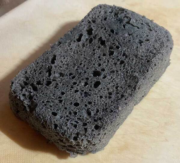 月の石かと思いきや？　まさかの正体に「肩が震えた」「電車で見ちゃダメ」