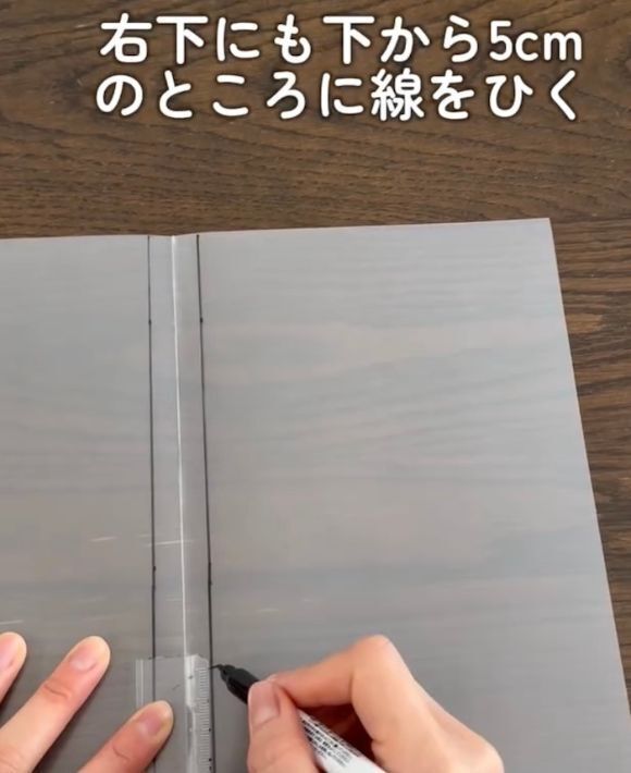 クリファイルをハサミで切って…？　完成したモノに「めっちゃ便利」「コレは使える」