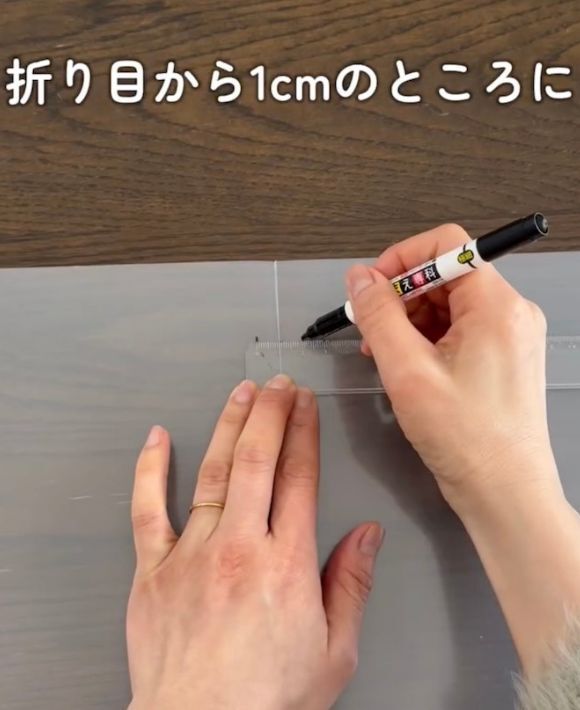 クリファイルをハサミで切って…？　完成したモノに「めっちゃ便利」「コレは使える」