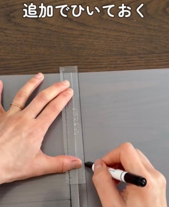 クリファイルをハサミで切って…？　完成したモノに「めっちゃ便利」「コレは使える」