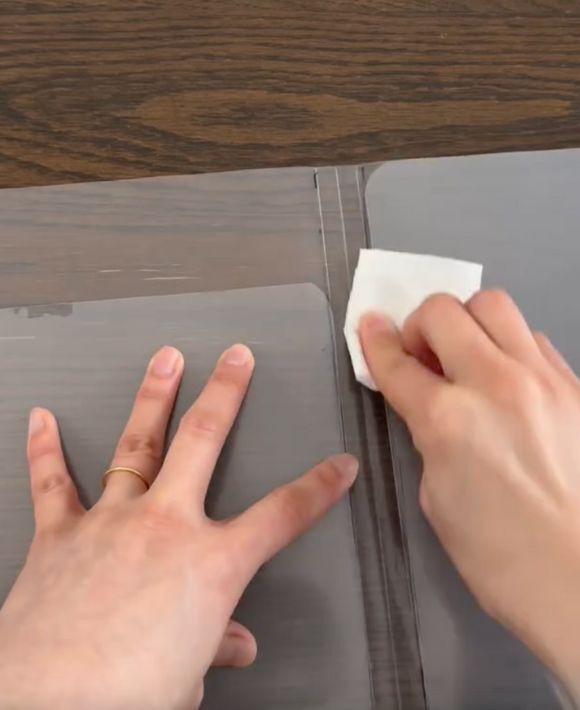 クリファイルをハサミで切って…？　完成したモノに「めっちゃ便利」「コレは使える」