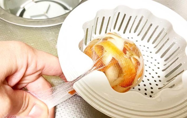 シンクの生ゴミ、楽に処理できます！　ダイソーの便利グッズに「もっと早く知りたかった」