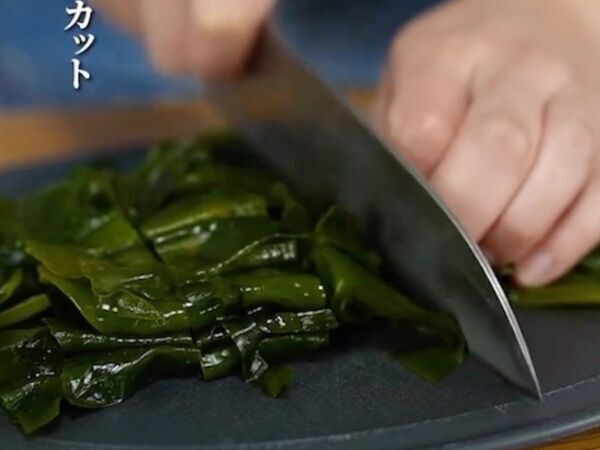 ちょっと１品足したい時に！　『生ワカメ梅小鉢』に「おいしくてヘルシー」