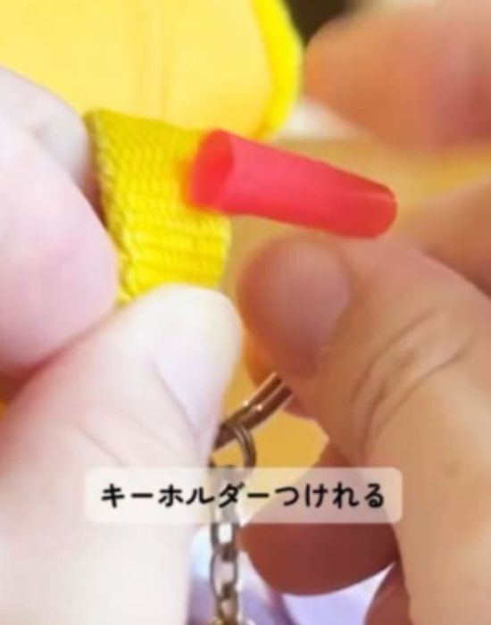 キーリングを通す時『ストロー』を使うと「手も指も痛くない」　驚きの方法とは？