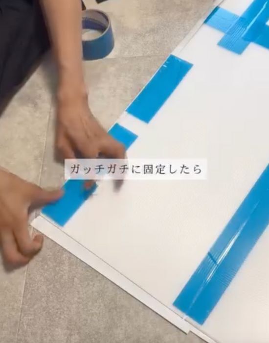 貼らない壁紙！？　賃貸物件でもできる『壁紙DIY』に「めっちゃいい」