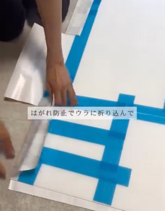 貼らない壁紙！？　賃貸物件でもできる『壁紙DIY』に「めっちゃいい」