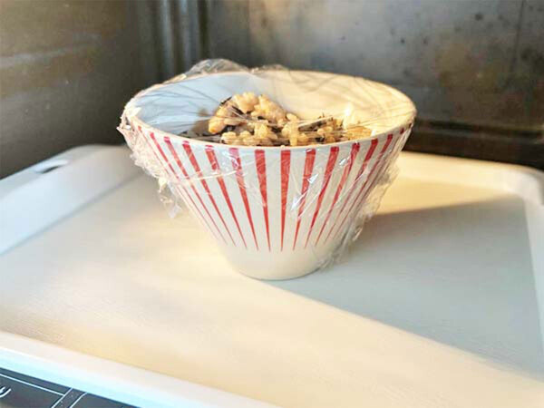 ダイソーのトレー、レンチンすると？　まさかの性能に「これは買う」「安心できる」