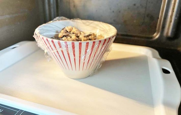 ダイソーのトレー、レンチンすると？　まさかの性能に「これは買う」「安心できる」