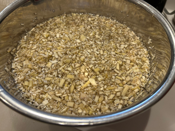 タケノコみたいだけど…　謎野菜の『正体』に「初めて見た」