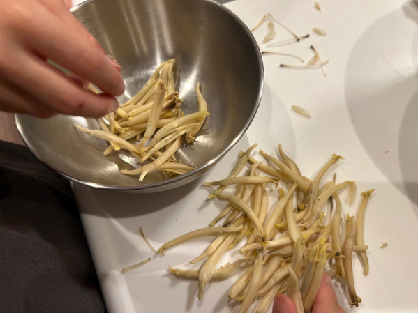 タケノコみたいだけど…　謎野菜の『正体』に「初めて見た」