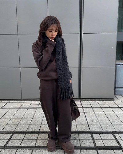 生地の厚みもサイズ感も抜群！　UNIQLOコーデに「万能」「買いに行く」