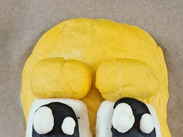 女性が作った『キャラパン』　焼き上がりに「いや、天才でしょ」「顔、顔ー！」