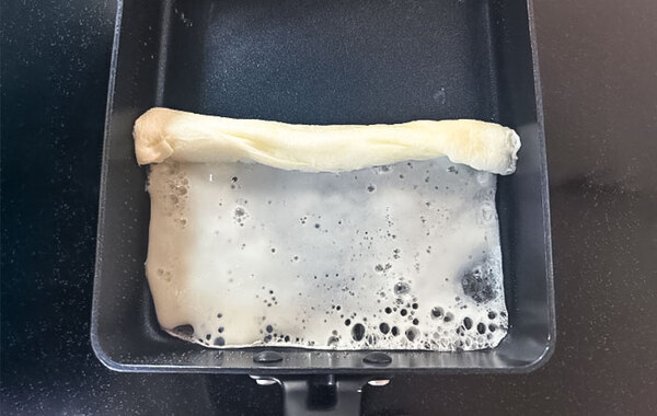 パッと見、普通の卵焼き　切ってみると…「弁当に入れたら映える！」