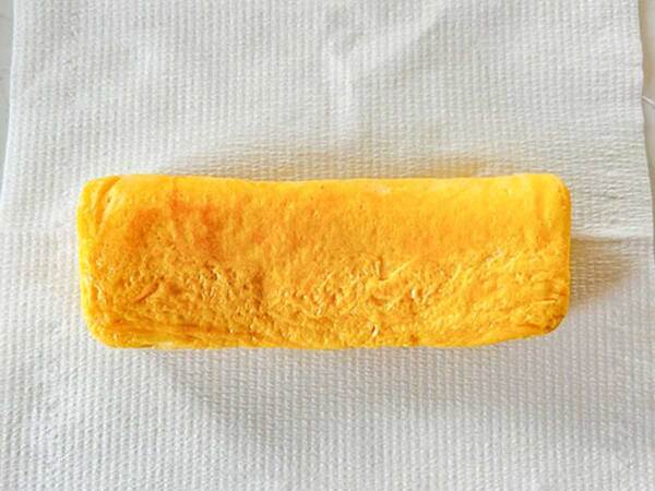 パッと見、普通の卵焼き　切ってみると…「弁当に入れたら映える！」