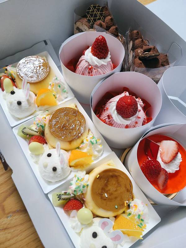 写真にうつる８個のケーキ　母親が感動した理由に「１００万回拍手したい」「涙が出た」