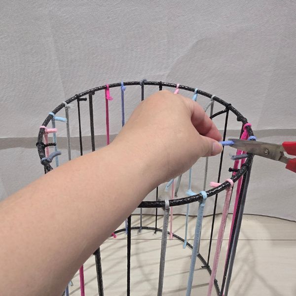 「意外すぎる」「早く知りたかった」　鉢スタンドが見せる収納アイテムに！