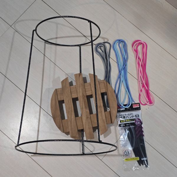 「意外すぎる」「早く知りたかった」　鉢スタンドが見せる収納アイテムに！