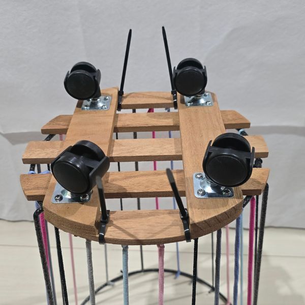 「意外すぎる」「早く知りたかった」　鉢スタンドが見せる収納アイテムに！