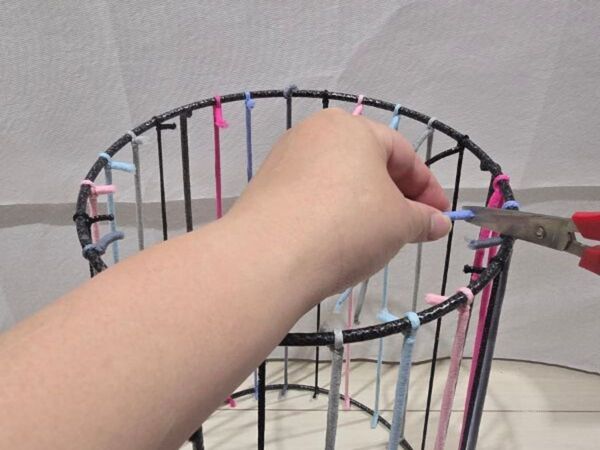 「意外すぎる」「早く知りたかった」　鉢スタンドが見せる収納アイテムに！