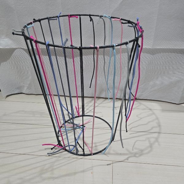 「意外すぎる」「早く知りたかった」　鉢スタンドが見せる収納アイテムに！