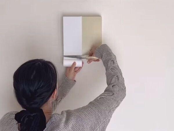 黄ばんだ給気口に貼ってみて！　お手軽裏技に「いいセンス」「きれい」