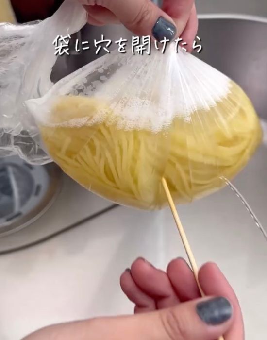 『焼きそばを４分チン』　料理酒を加えて加熱したら…　「今日からコレ」「すごい」