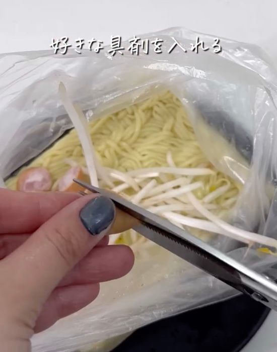 『焼きそばを４分チン』　料理酒を加えて加熱したら…　「今日からコレ」「すごい」