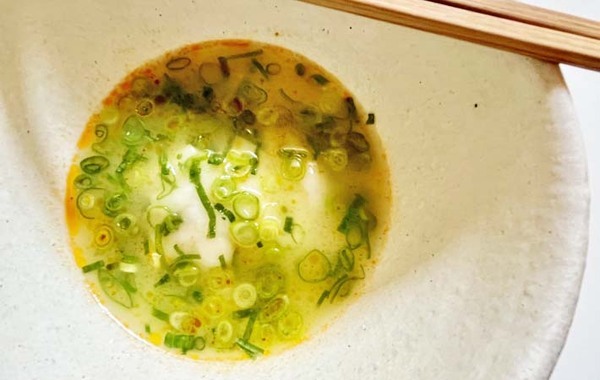 袋麺のスープに青ネギを１０ｇ入れて？　「天才か」「これは間違いない」