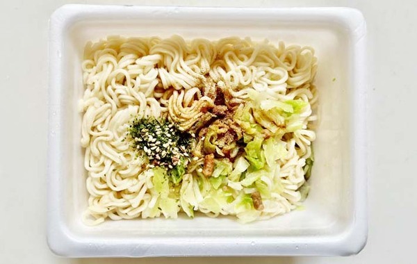 ペヤングに入れてみて！　まるか食品の提案に「す、すごい」「ジャンク感がやばい」