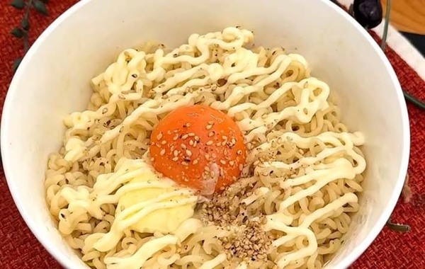 サッポロ一番、湯切りして…　濃厚なアレンジに「こんなのおいしくないワケがない」