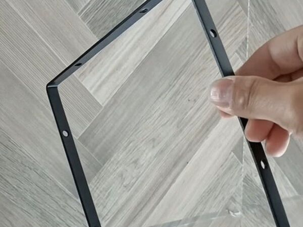 １００均アイテムだけで壁収納　簡単すぎるDIYに「コレは気になる」「こんな方法が」