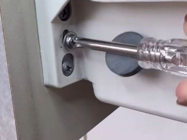 ネジの落下を防ぐ！　誰でもできる簡単テクニックに「めっちゃ便利」