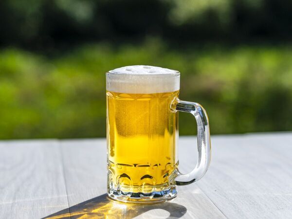 魔法みたい！　ビールの泡を復活させる方法に「考えた人天才」「何でこうなるの？」