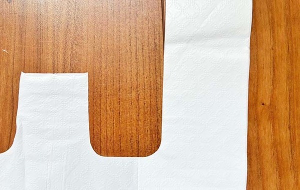 手がカサカサな人に朗報！　簡単にビニール袋を開けるコツとは？