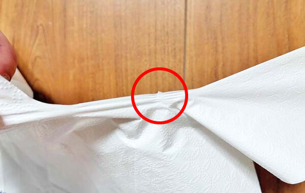 手がカサカサな人に朗報！　簡単にビニール袋を開けるコツとは？