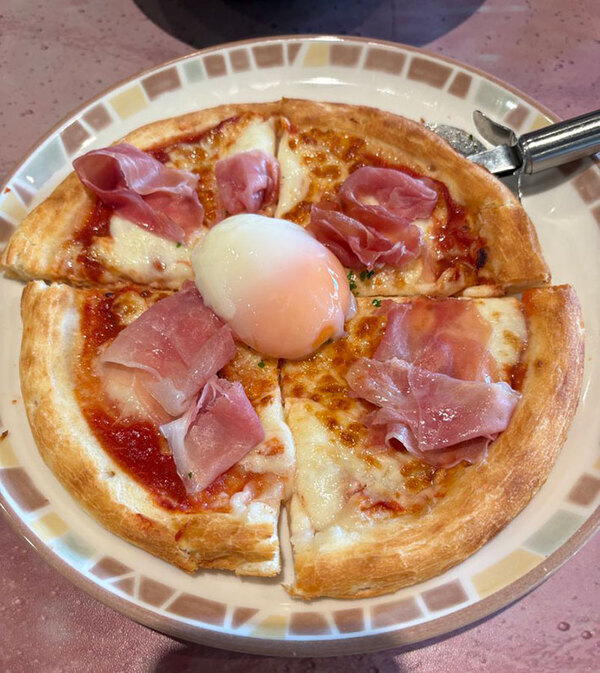 サイゼリヤのピザに＋３７０円で？　鬼ウマになるアレンジに「絶対おいしい」「マネしたい」