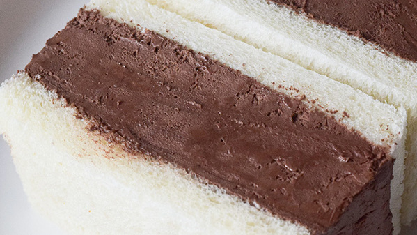 女性が作ったサンドイッチ　贅沢すぎる中身が？「え、最高か」「かぶりつきたい」