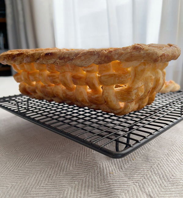 「パイでカゴを編みました」　焼き上がりの結果は？「素晴らしい…芸術だ」