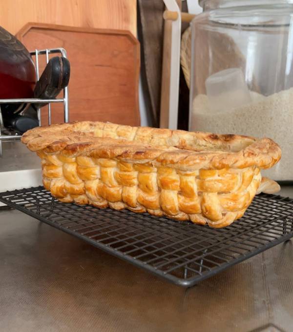 「パイでカゴを編みました」　焼き上がりの結果は？「素晴らしい…芸術だ」