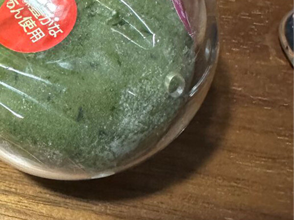 餅をつぶさず持ち運ぶには…　まさかのアイディアに「その手があったか」「天才の発想」