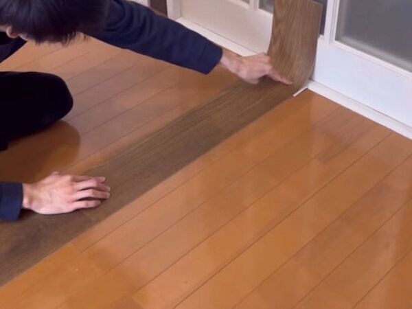 フロアマットをぴったりカット！　DIY初心者でも失敗しない方法が「助かる」