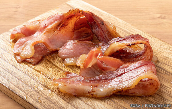 ベーコンのプロが教える！　おいしいカリカリベーコンの作り方とは？