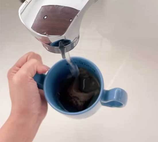 「冷蔵庫に麦茶がない…」　５分でできる作り方に「助かった…」「便利すぎる！」