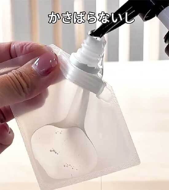 １００均で買ったカードケース　『じゃない使い方』に「マネする」「これは便利」