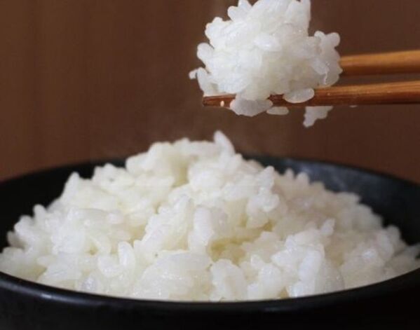 炊いたご飯がべちゃべちゃするなら？　メーカーの情報に「見直します」