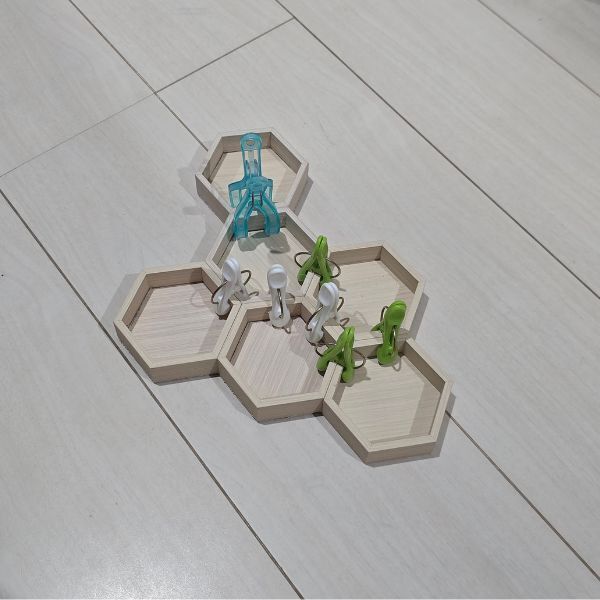 「簡単でおしゃれ」「木のぬくもりがある」　１００円ショップの商品でハンドメイド雑貨