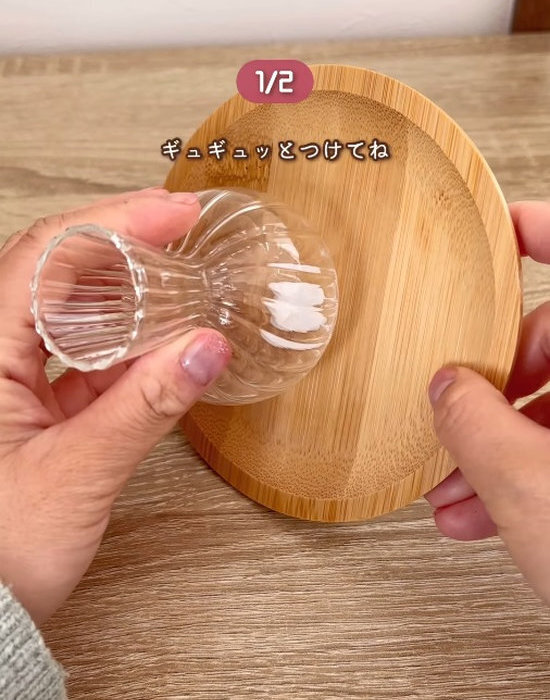 「万能すぎる」「収納の救世主」　ダイソー『伸縮ドアポケットケース』の意外な使い方