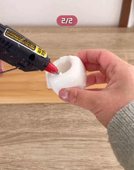 「万能すぎる」「収納の救世主」　ダイソー『伸縮ドアポケットケース』の意外な使い方